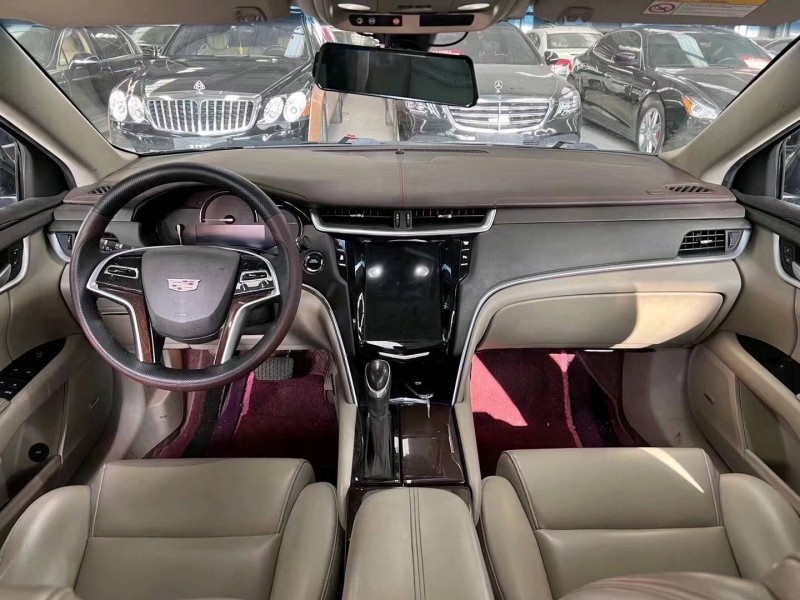 济宁17年凯迪拉克XTS4