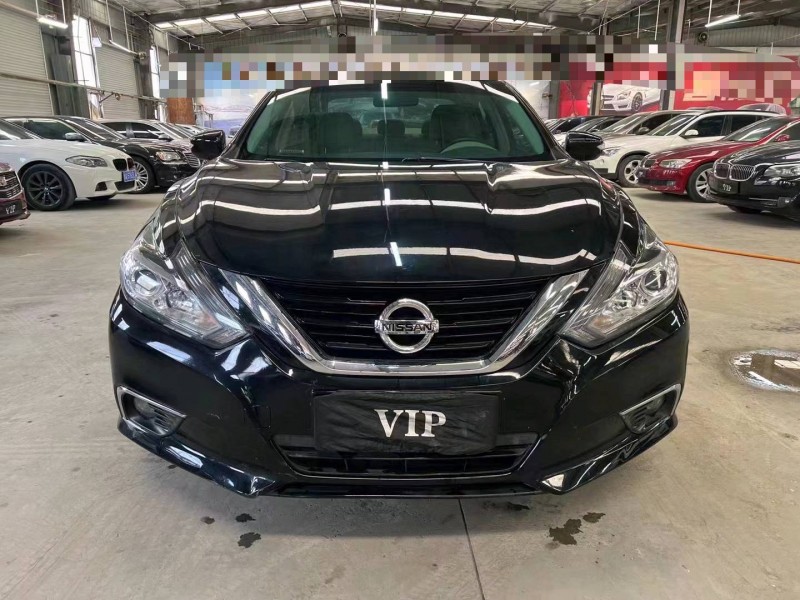 济宁19年日产天籁1