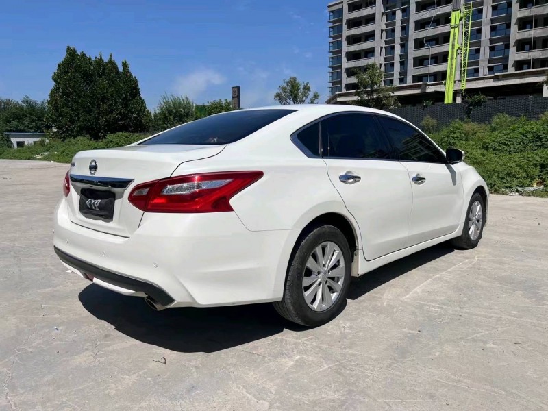 济宁17年日产天籁8