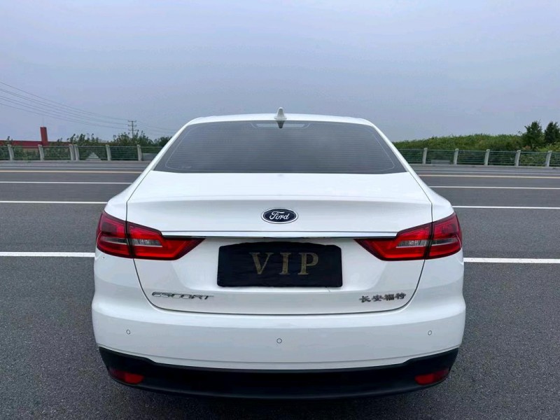 盐城20年福特福睿斯7