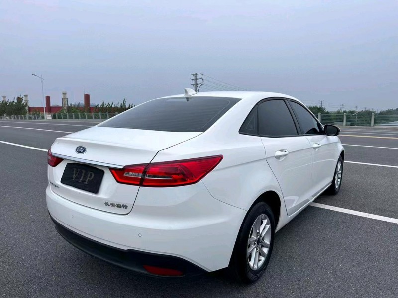 盐城20年福特福睿斯9