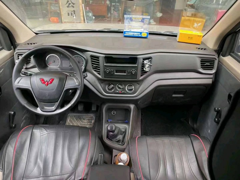 邢臺23年五菱汽車榮光6