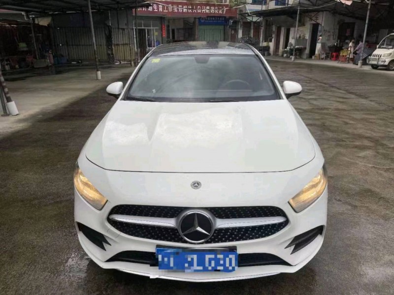 东营19年奔驰A1