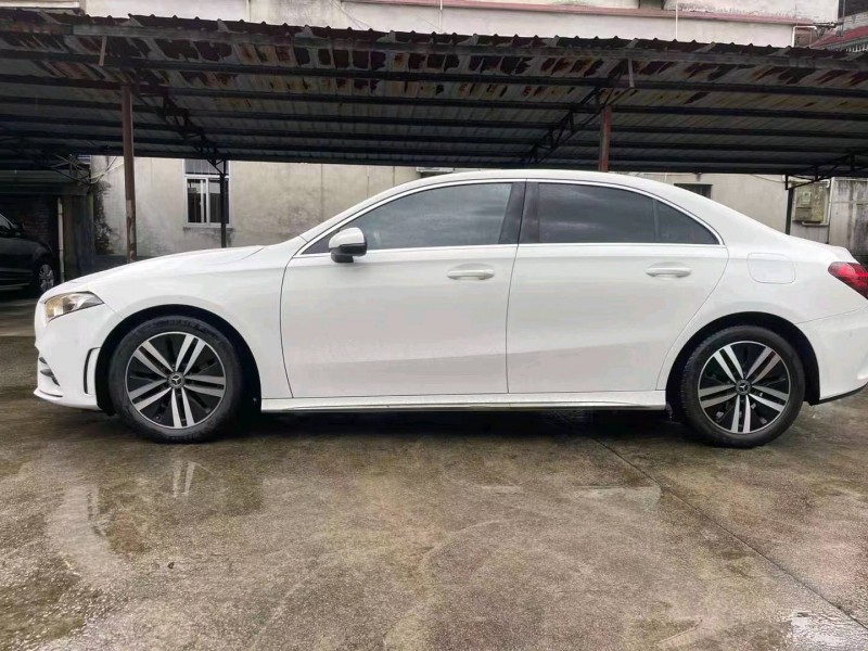 东营19年奔驰A3