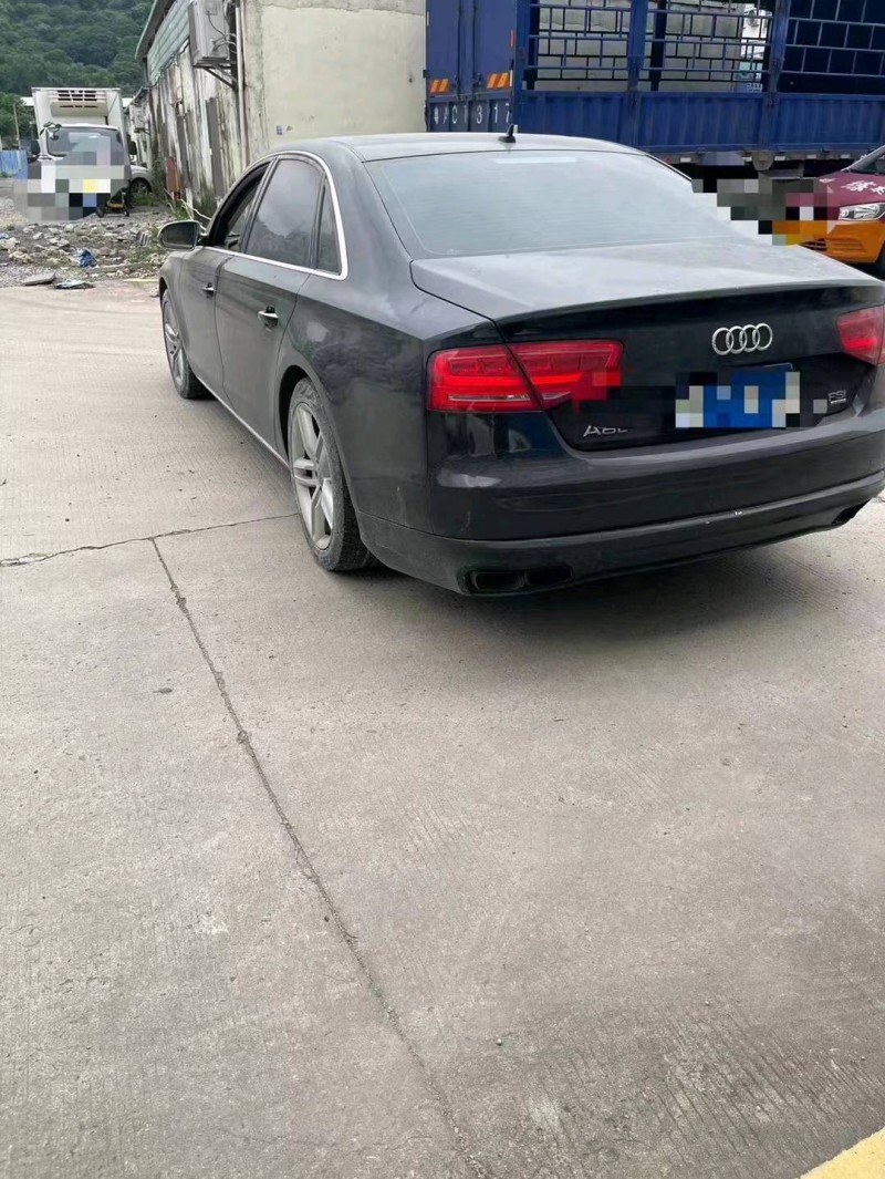 邯郸11年奥迪A8L2