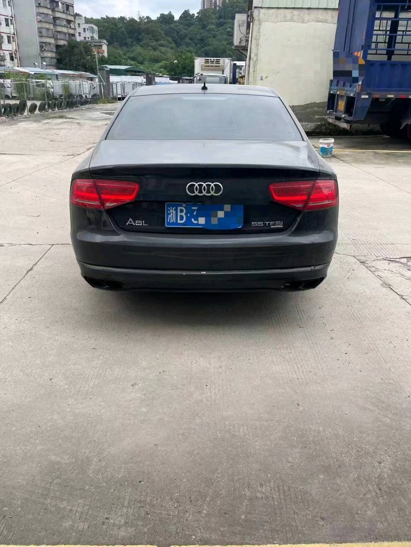 邯郸11年奥迪A8L3