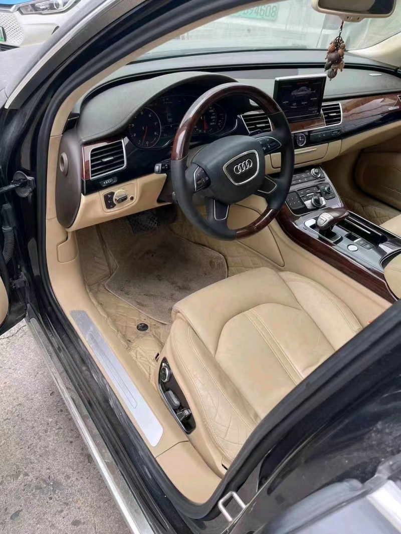 邯郸11年奥迪A8L5