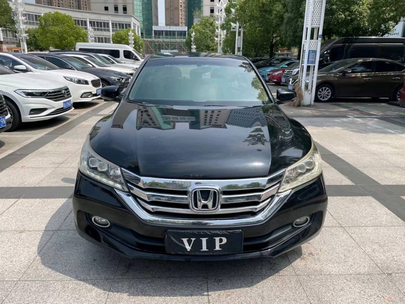 常州15年本田雅阁1