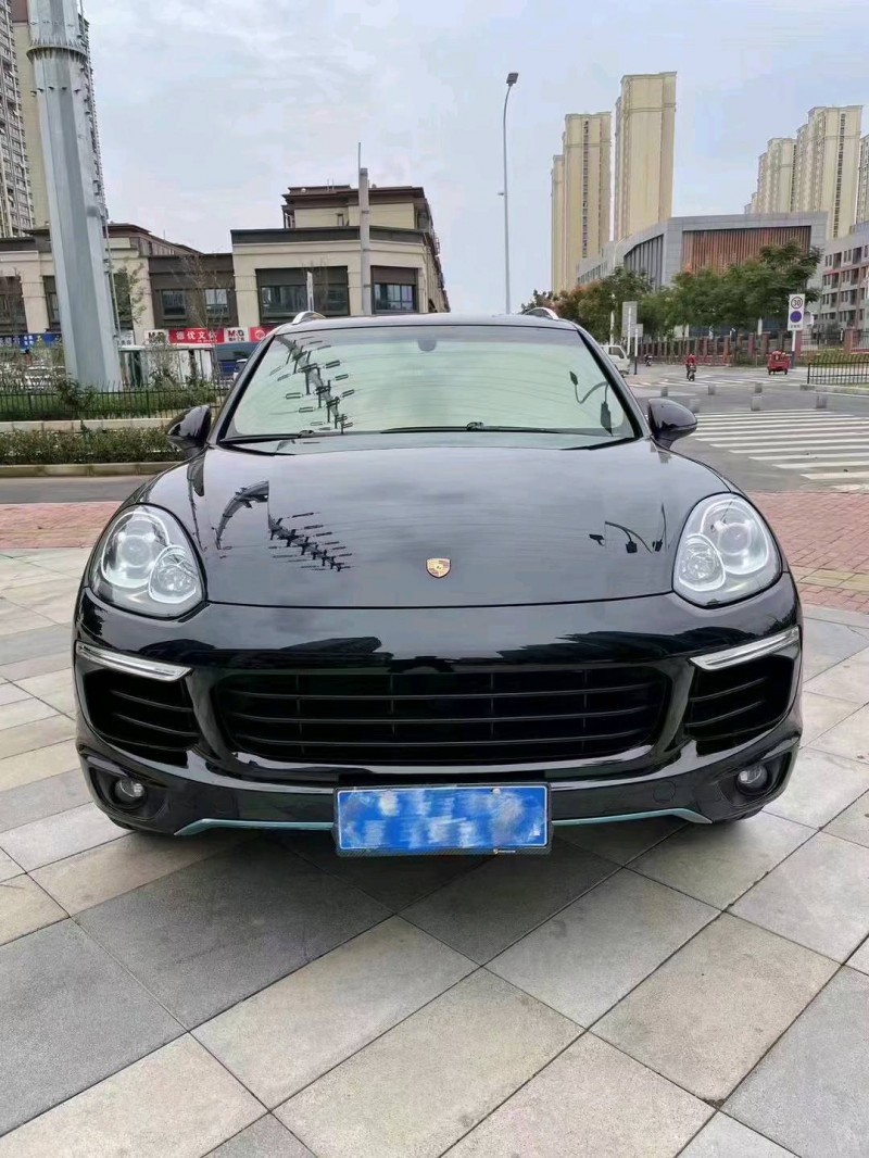 邯郸15年保时捷卡宴1