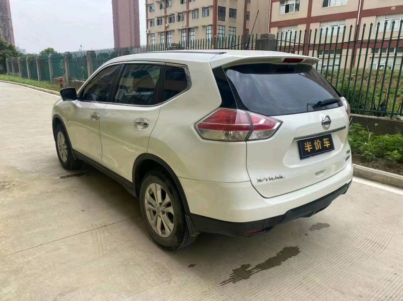 宜昌15年日產奇駿8