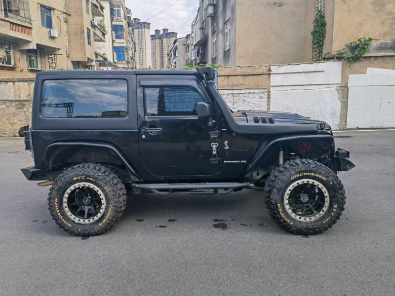 宜昌15年Jeep牧馬人9