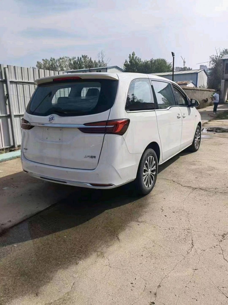 枣庄23年别克GL82