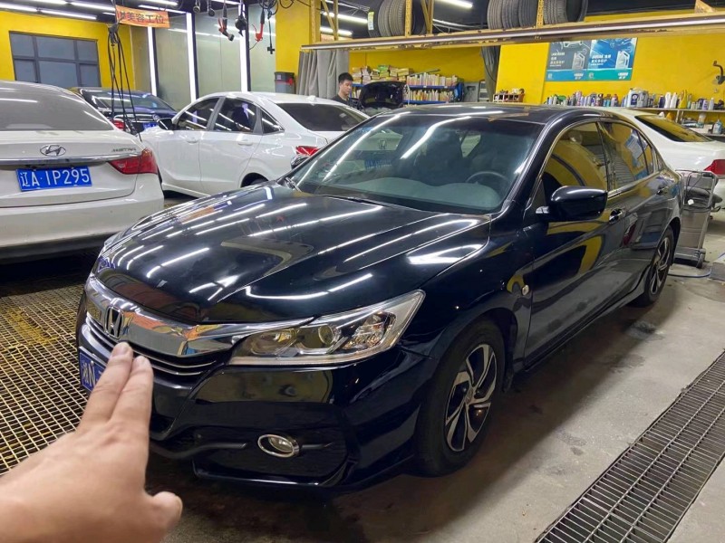 广州17年本田雅阁2