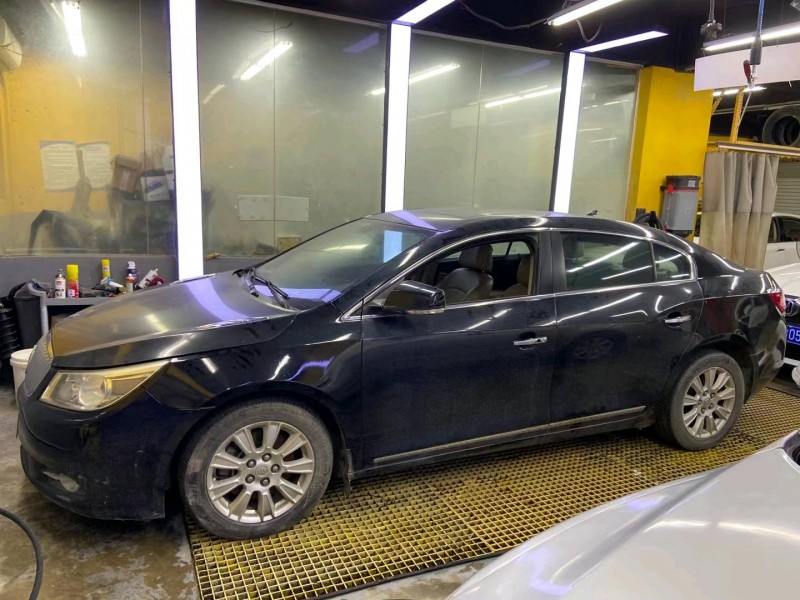 广州10年别克君越1