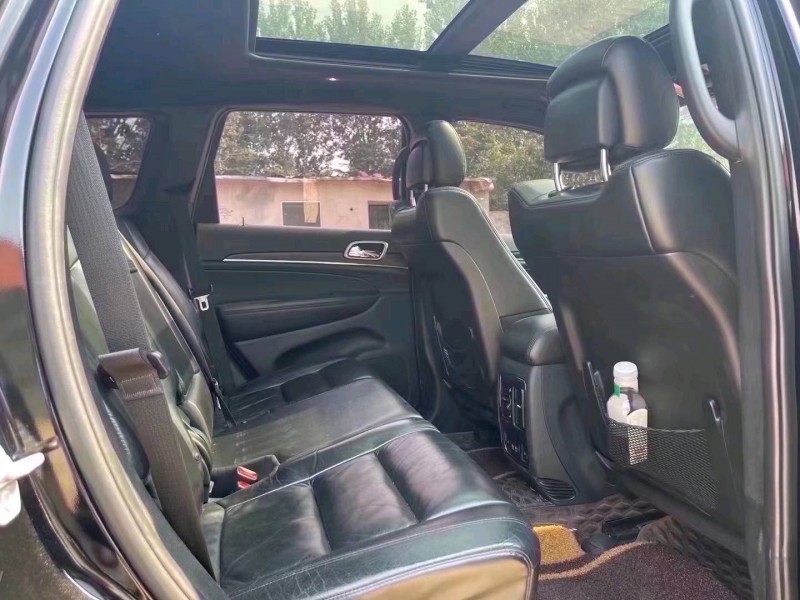 枣庄19年Jeep大切诺基4