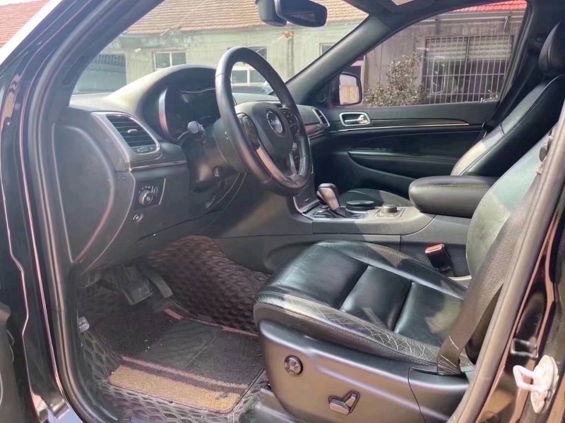 枣庄19年Jeep大切诺基6