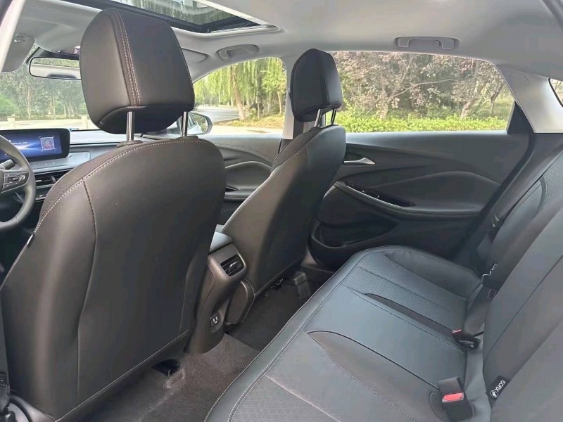 东营23年别克威朗2