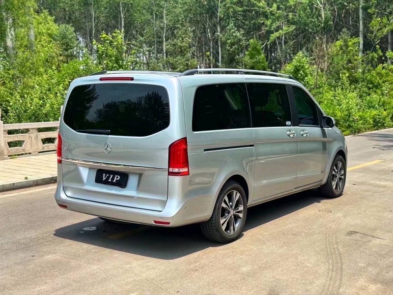 东营16年奔驰V5