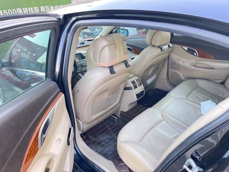 东营10年别克君越2