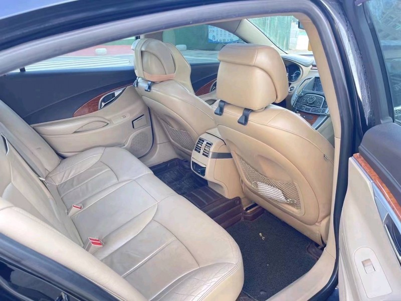 东营10年别克君越5