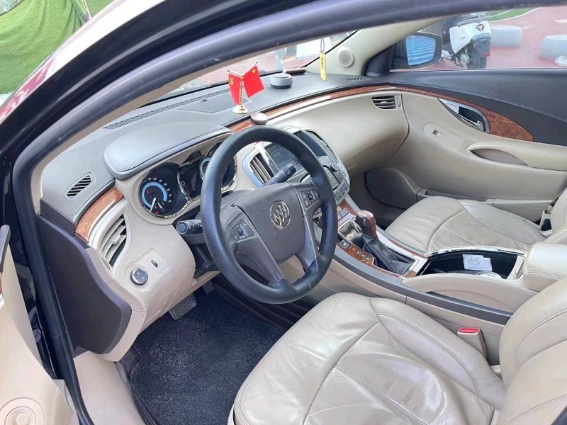 东营10年别克君越7