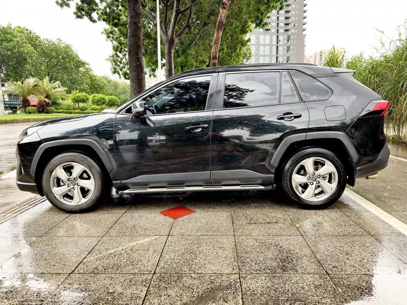 东莞21年丰田RAV4荣放7