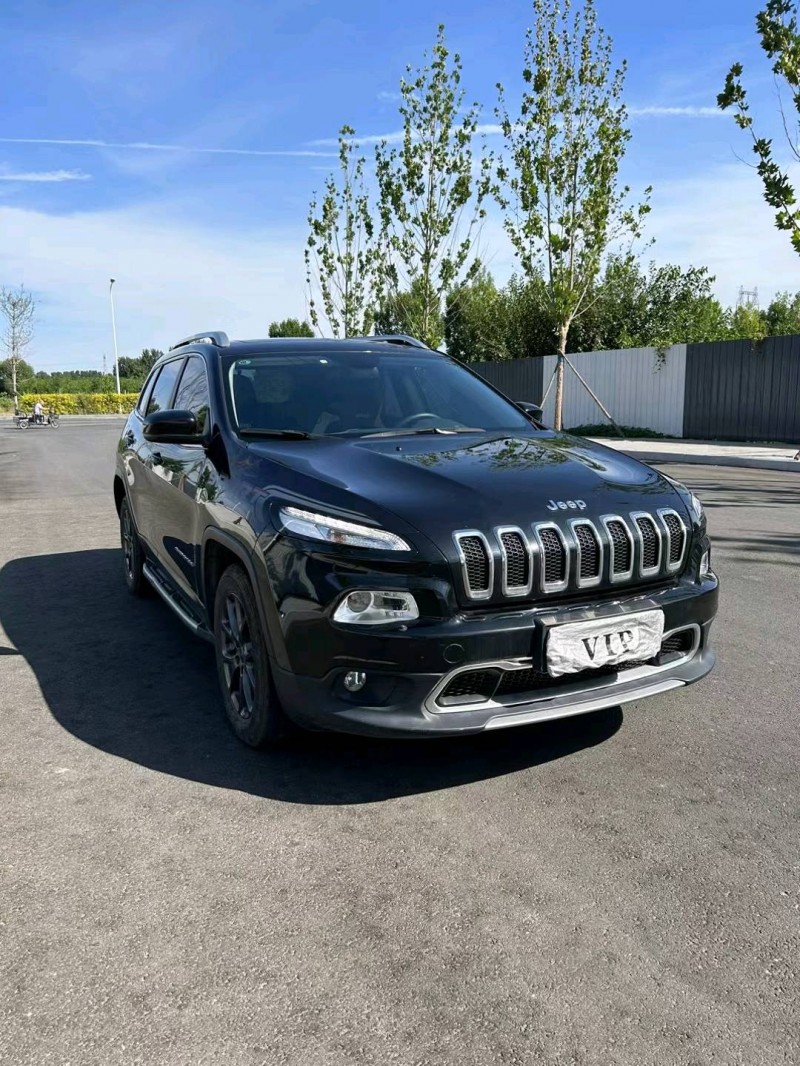 邢台20年Jeep自由光3