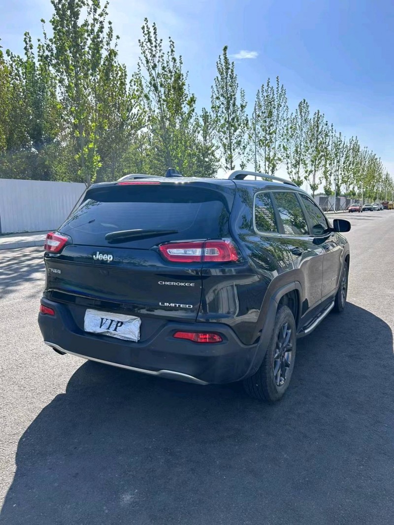 邢台20年Jeep自由光7