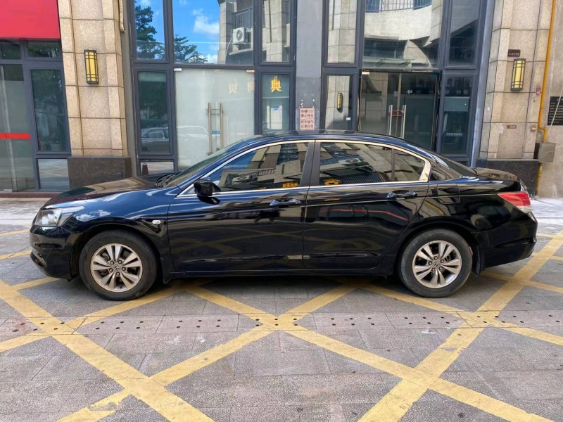 东莞12年本田雅阁3