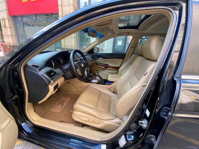 东莞12年本田雅阁5