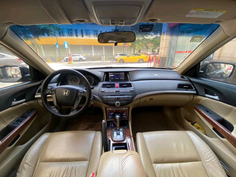 东莞12年本田雅阁6