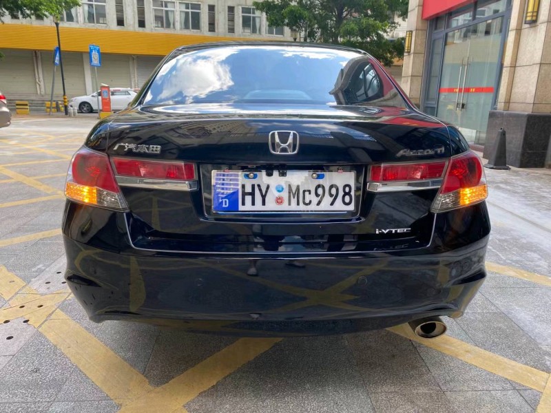 东莞12年本田雅阁8