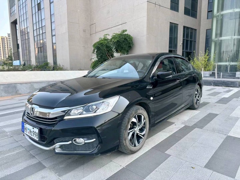 东莞17年本田雅阁2