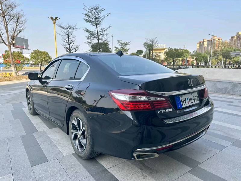 东莞17年本田雅阁4