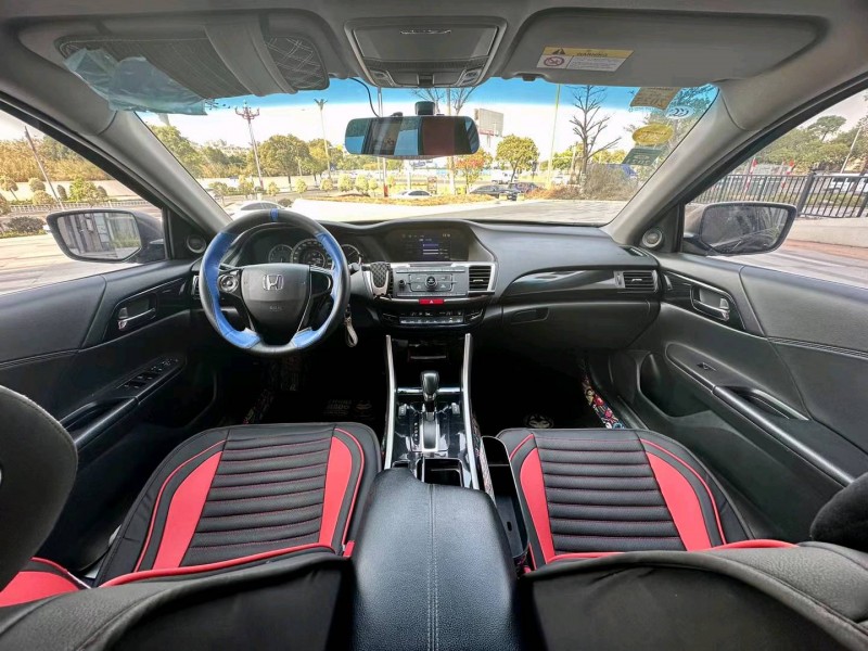 东莞17年本田雅阁7