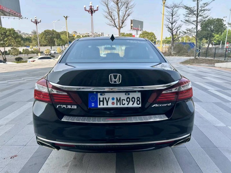 东莞17年本田雅阁8