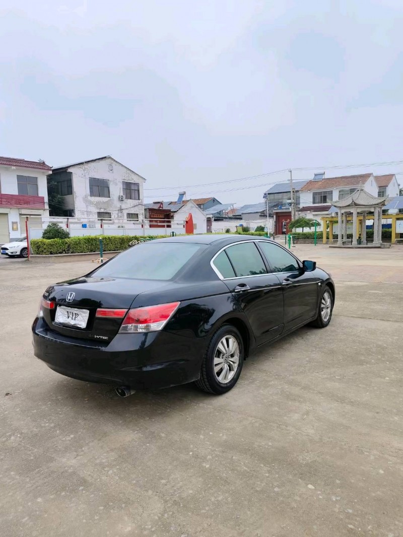 徐州11年本田雅阁8