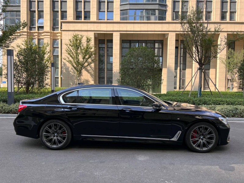 济南17年宝马7系3