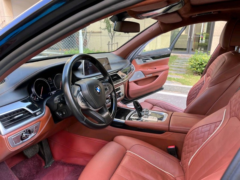 济南17年宝马7系5