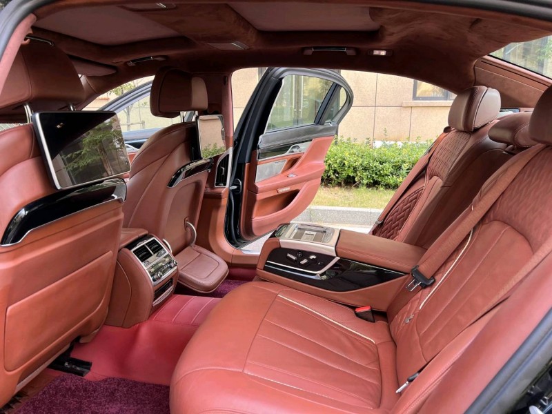 济南17年宝马7系9