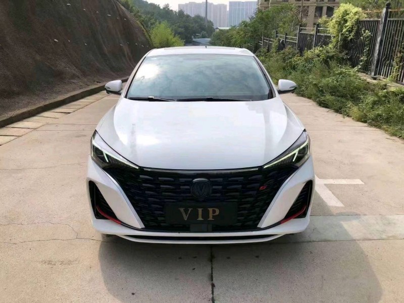 东营23年长安汽车逸动1