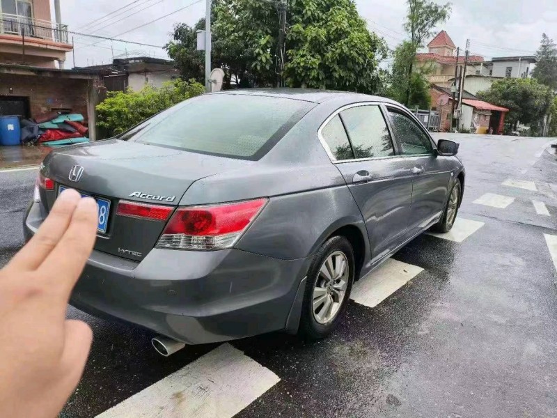 汕头09年本田雅阁6