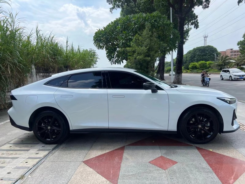 东莞23年长安汽车UNI-V7