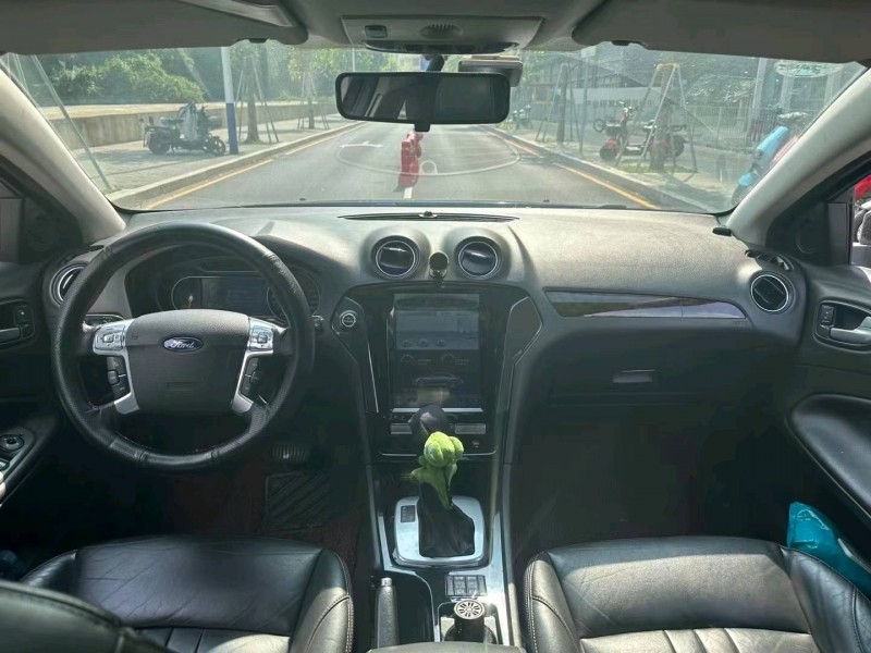 深圳10年福特蒙迪欧-致胜7