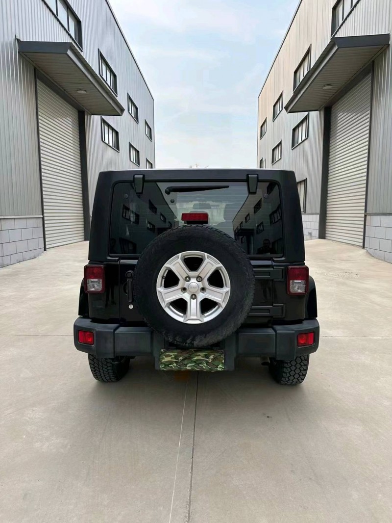 宿迁16年Jeep牧马人9