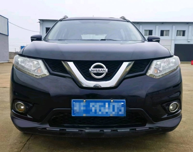 襄陽15年日產奇駿1