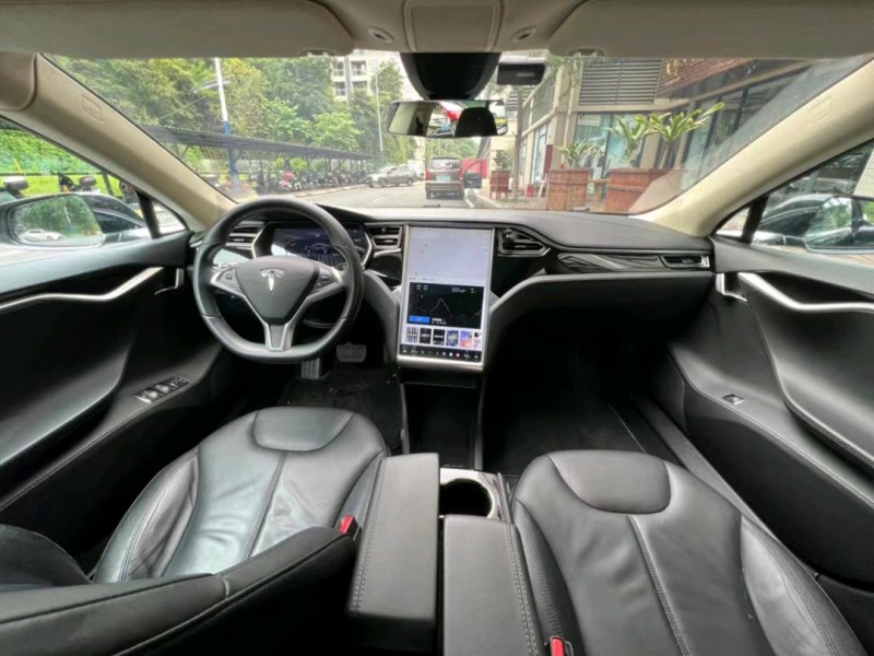 中山15年特斯拉Model S9