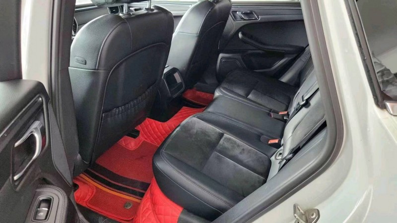 邢台15年保时捷Macan5