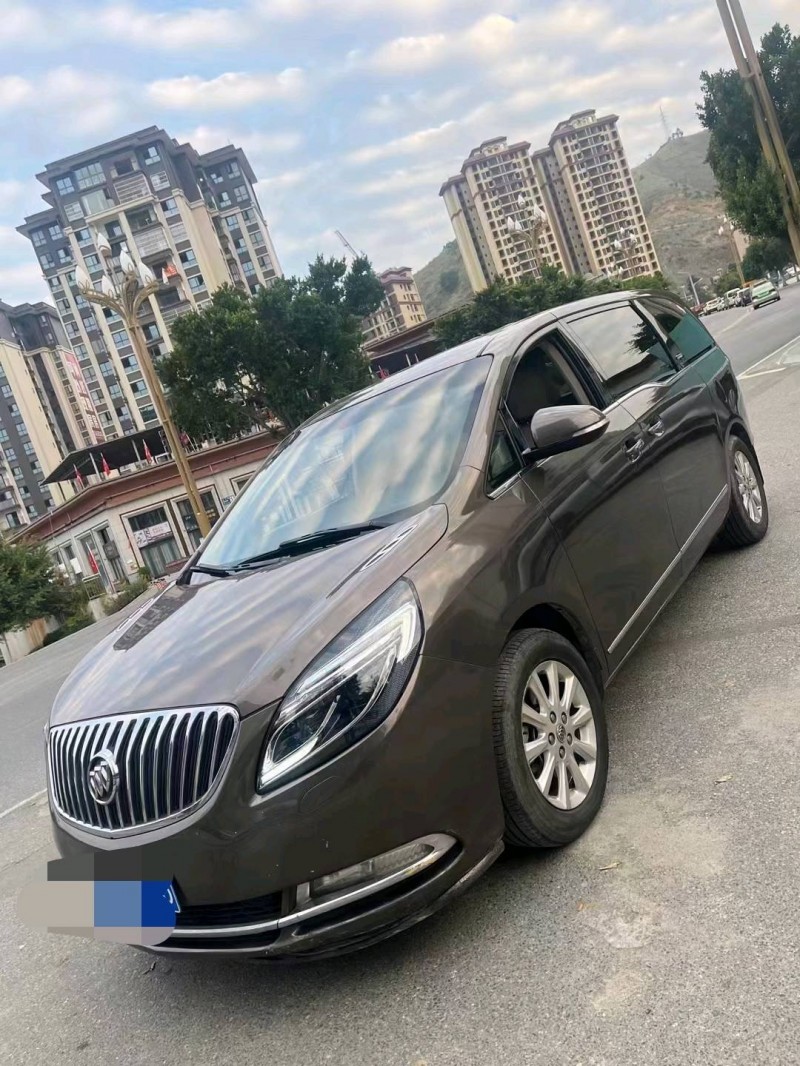 成都11年别克GL81