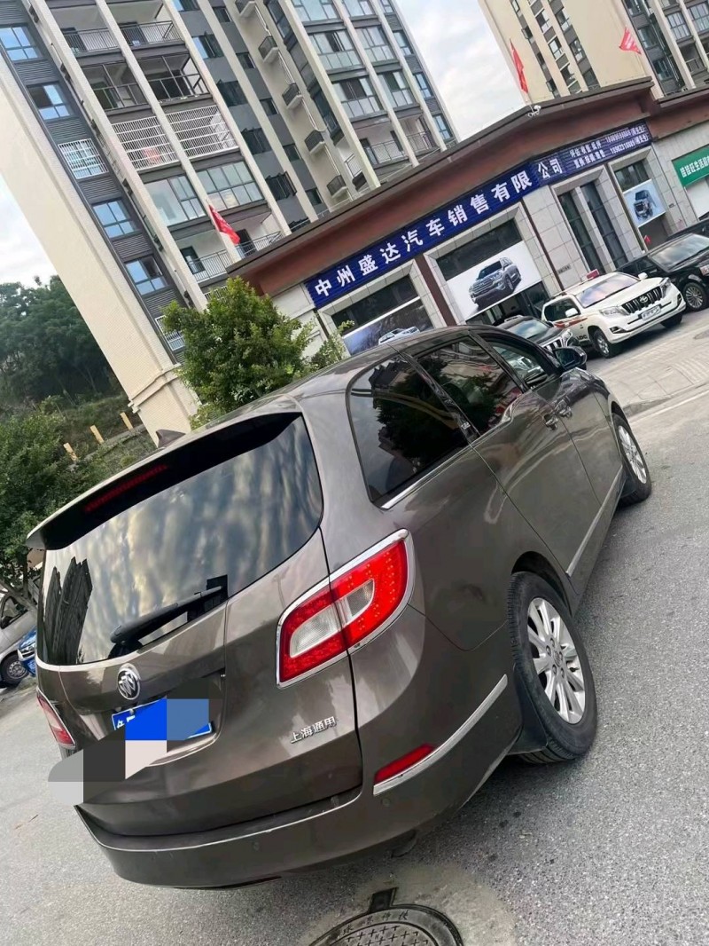 成都11年别克GL84